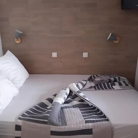 Appartement T2 Avec Piscine A 100 M De La Plage Six-Fours-les-Plages Exterior foto