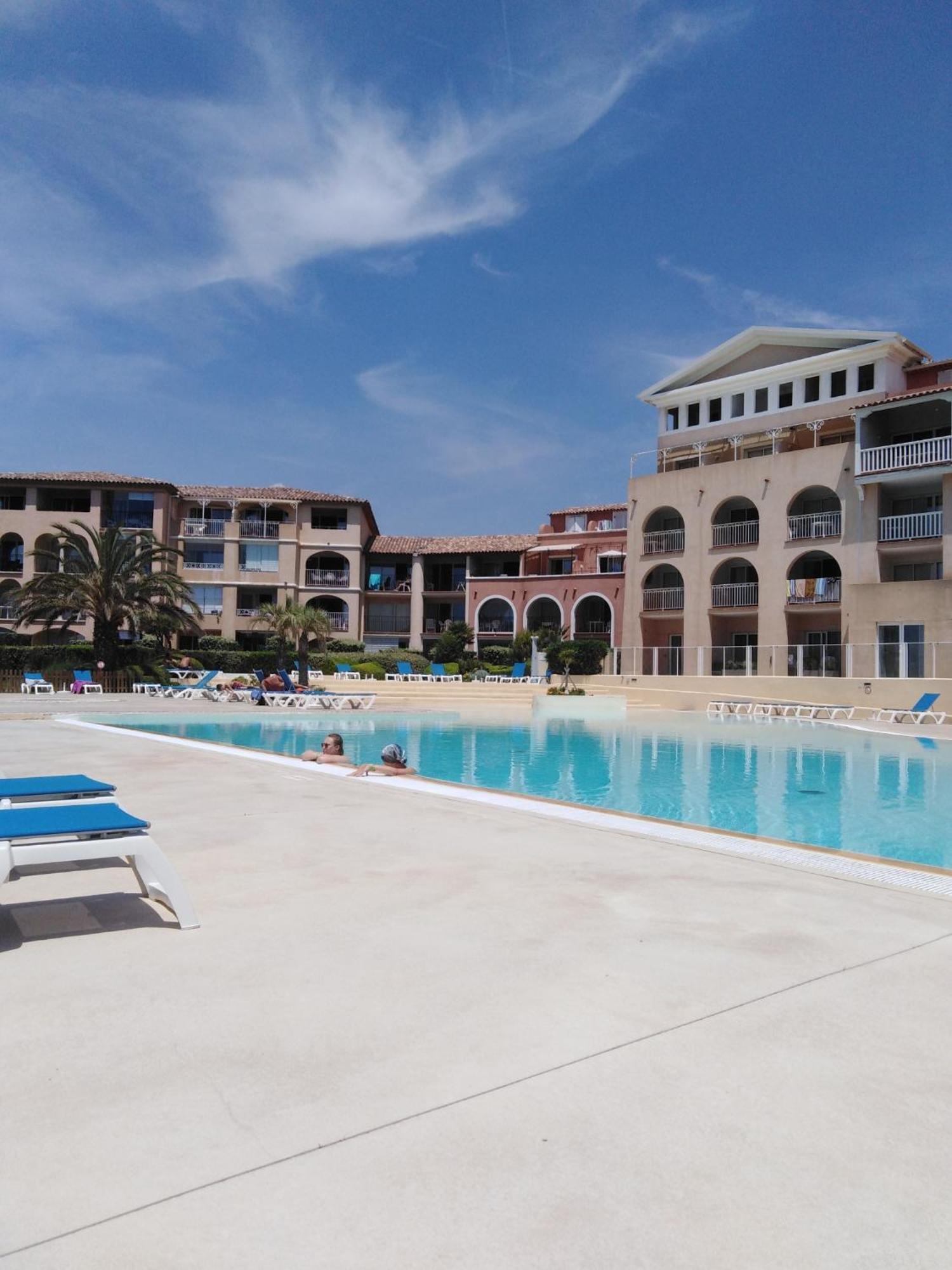 Appartement T2 Avec Piscine A 100 M De La Plage Six-Fours-les-Plages Exterior foto